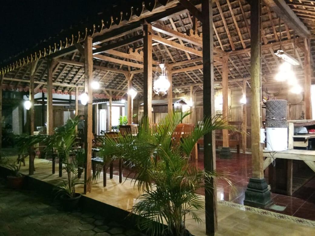 Diaga Grha Hotel Jogyakarta Zewnętrze zdjęcie